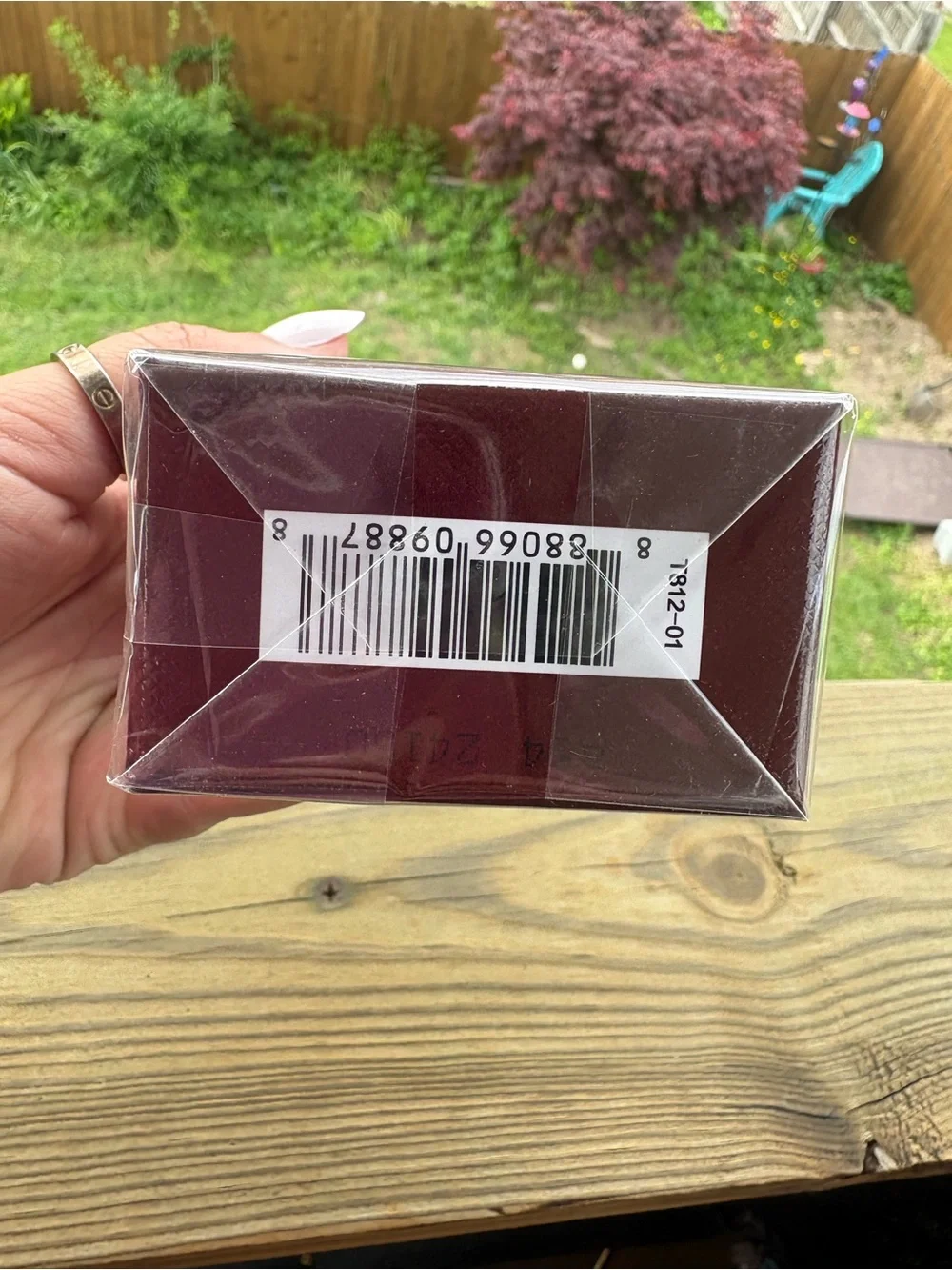 Tom Ford Lost Cherry - Deep Wine Red Box - Picture 4 of 4